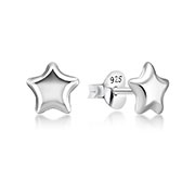 Plain 925 Sterling silver stud earring.